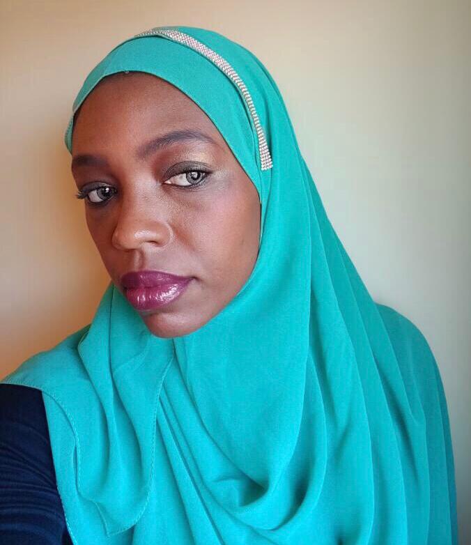 One piece hijab with a single band of silver stone